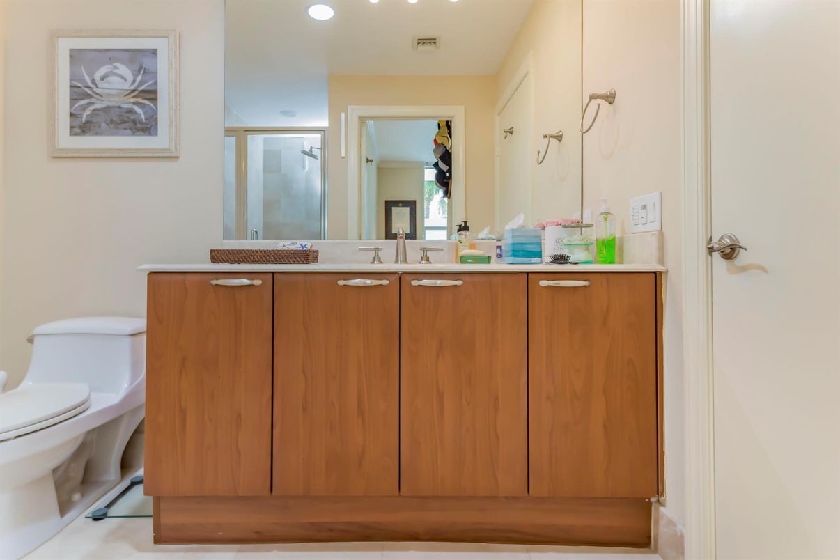 Bathroom, Interior, Recessed Lighting