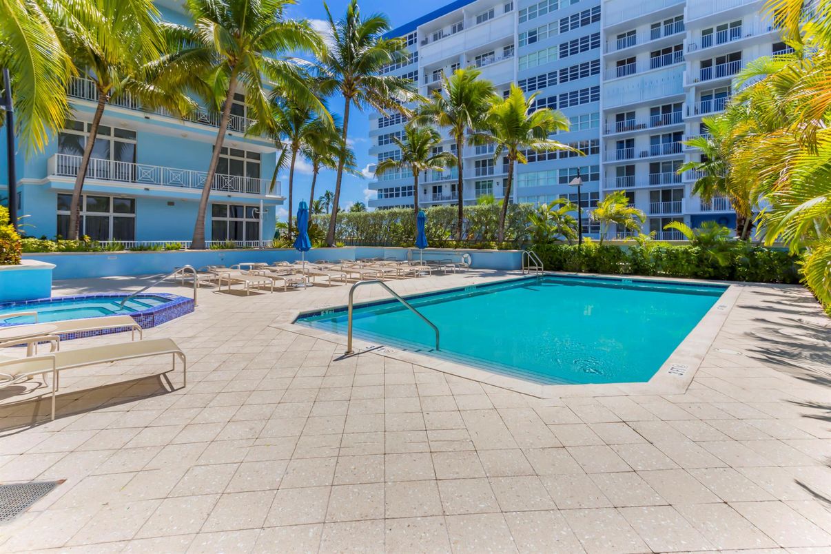 Exterior, Pool