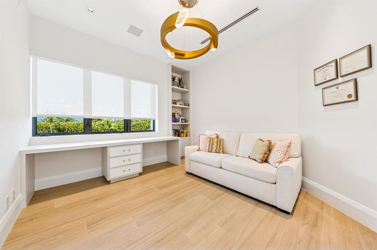 Interior, Pendant Lights, Recessed Lighting, Wood Texture Flooring
