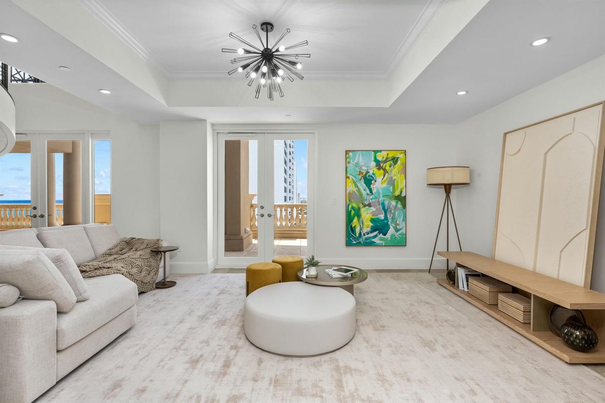 Interior, Living room, Pendant Lights, Recessed Lighting, Water