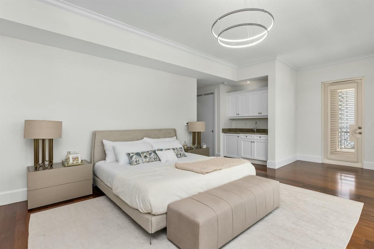 Bedroom, Interior, Pendant Lights, Recessed Lighting, Wood Texture Flooring