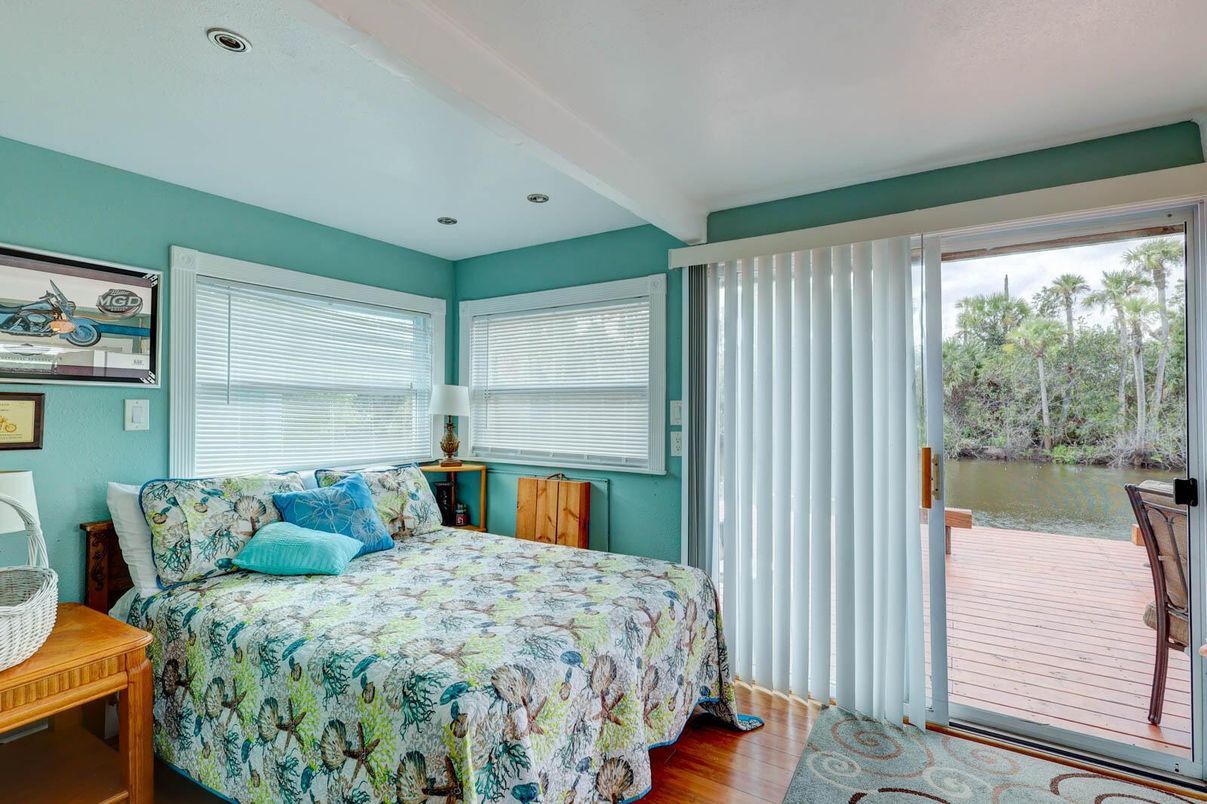 Bedroom, Interior, Recessed Lighting, Water, Wood Texture Flooring