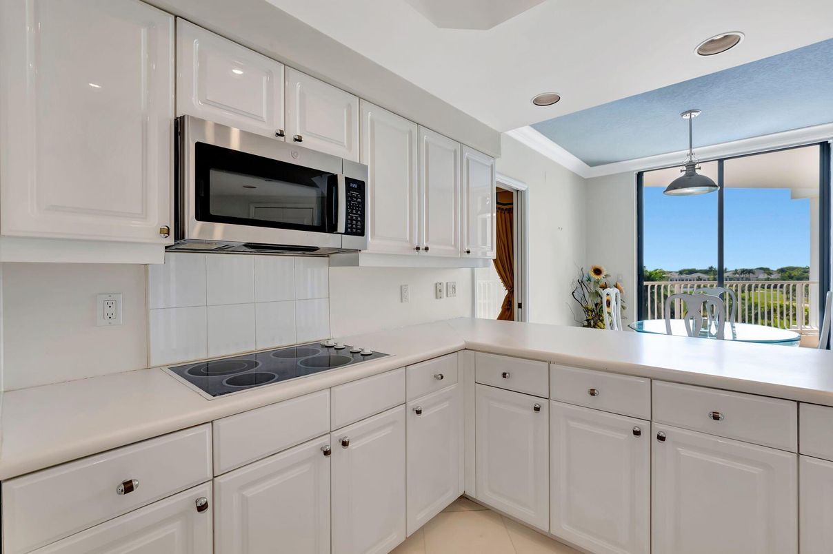 Interior, Kitchen, Pendant Lights, Recessed Lighting