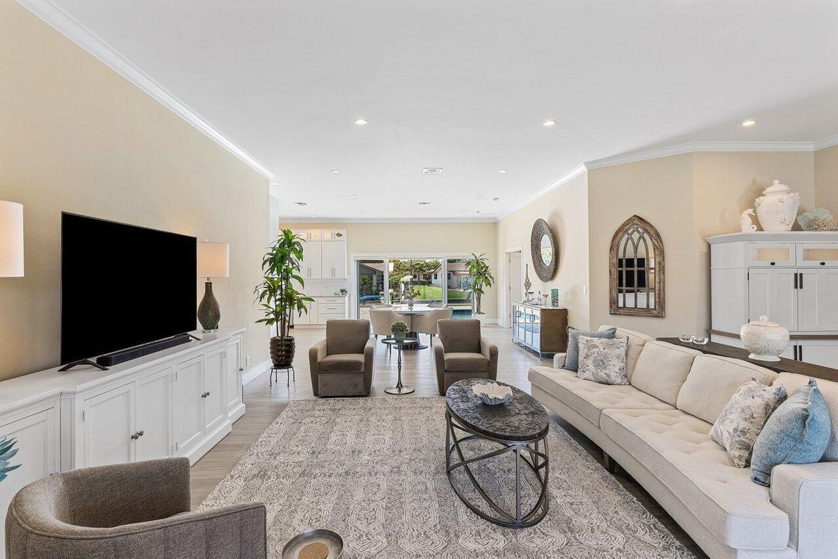 Interior, Living room, Recessed Lighting, Wood Texture Flooring