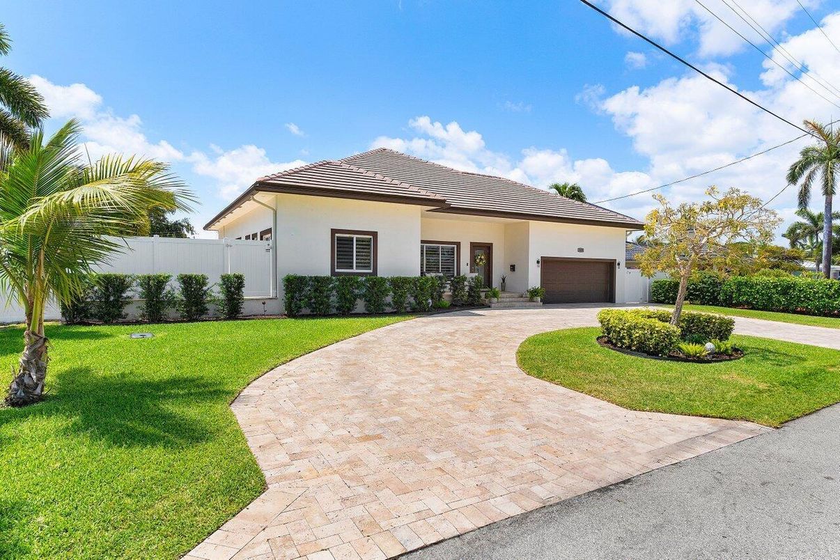 Attached, Backyard, Exterior, Facade, Ranch