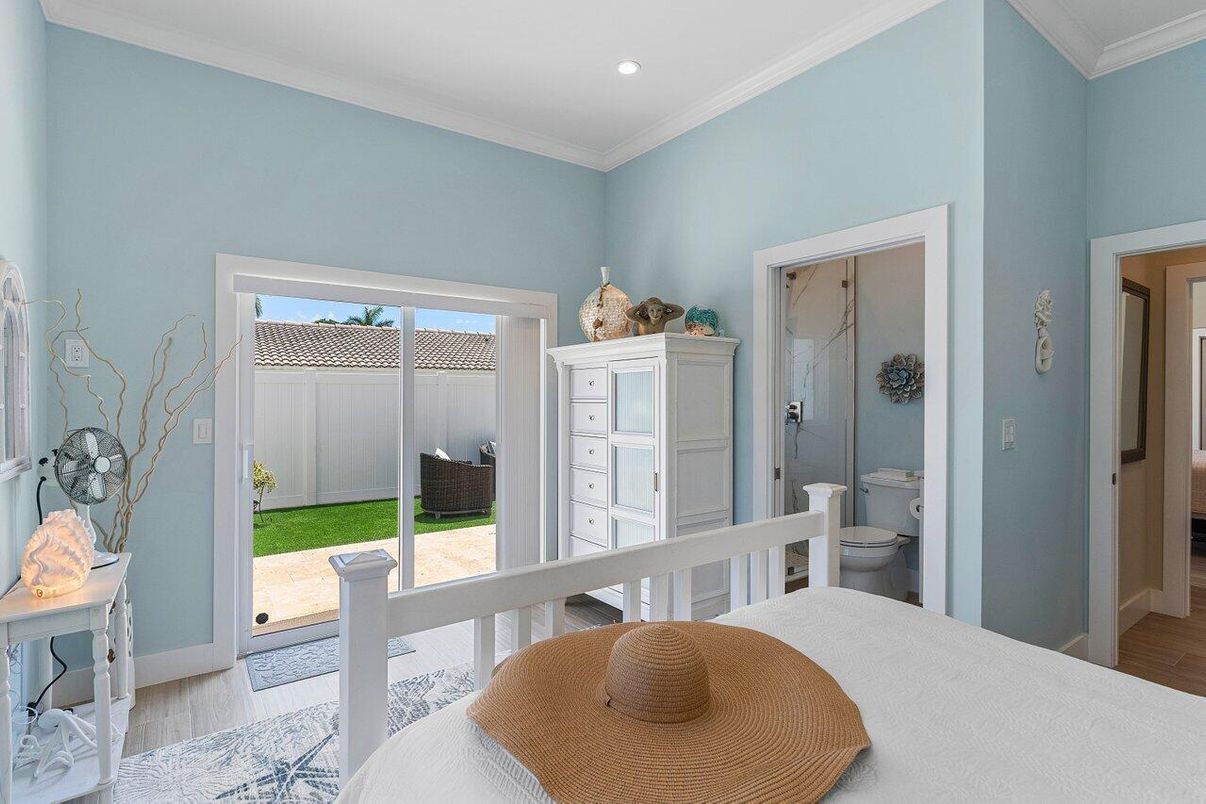 Bathroom, Bedroom, Interior, Recessed Lighting, Wood Texture Flooring