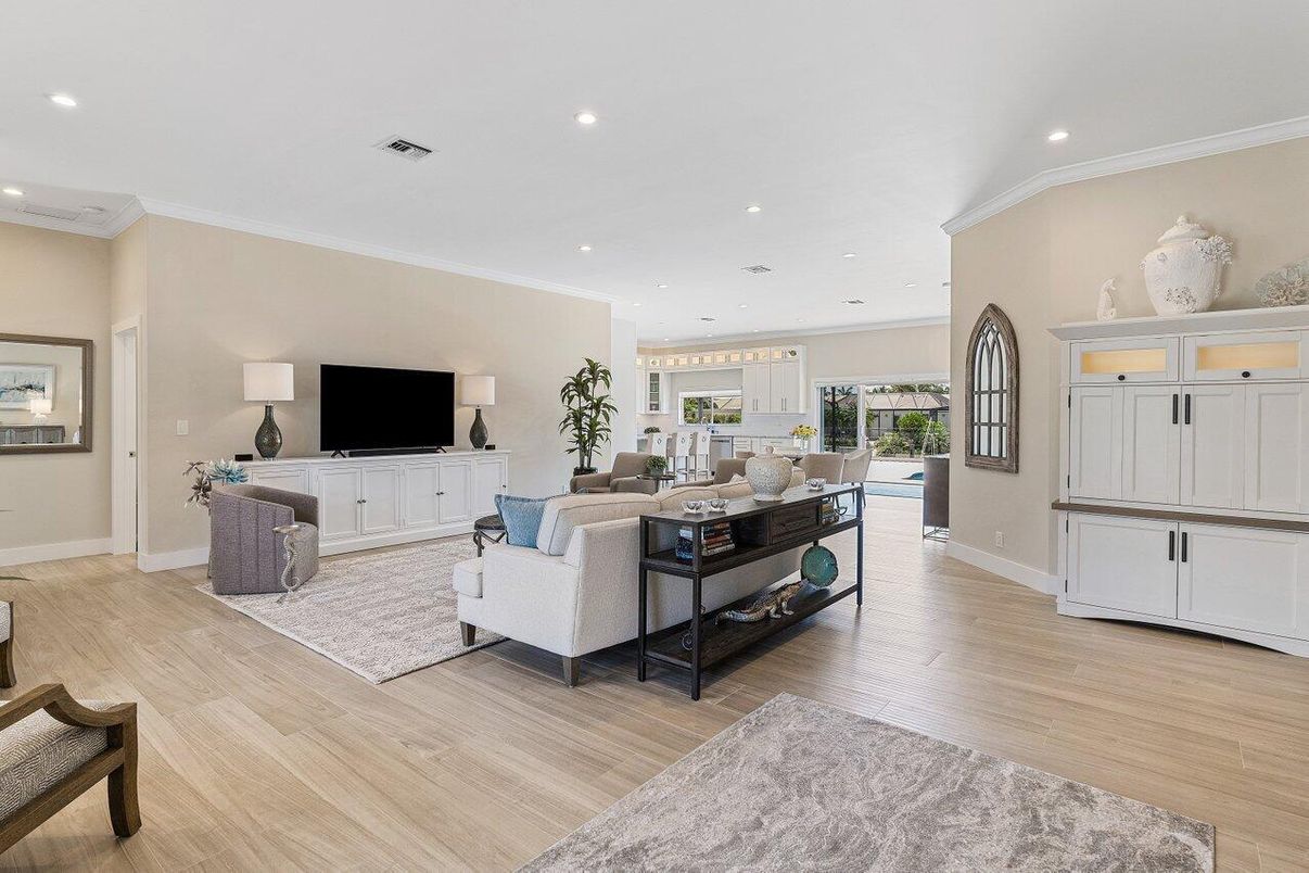 Interior, Living room, Recessed Lighting, Wood Texture Flooring