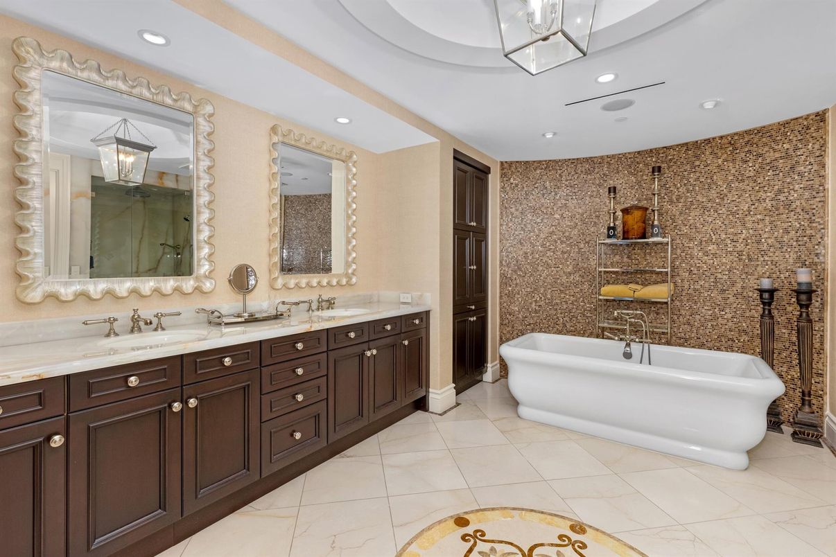 Bathroom, Dual Sink Vanities, Free Standing Baths, Interior, Marble, Recessed Lighting