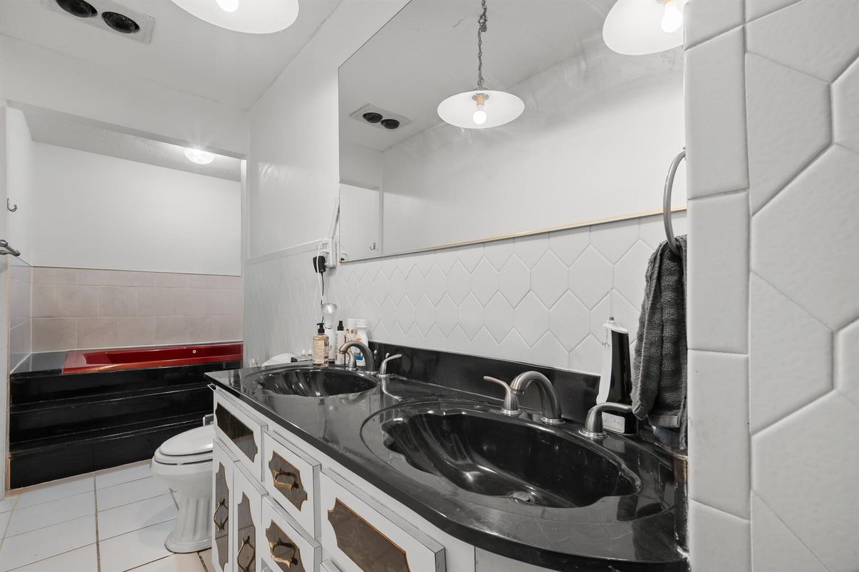 Bathroom, Interior, Pendant Lights
