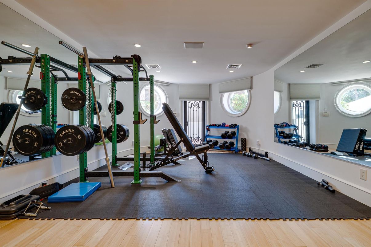 Fitness Equipment, Interior, Recessed Lighting, Wood Texture Flooring