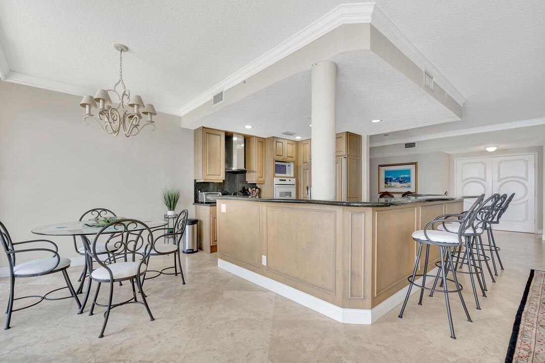 Chandelier, Dining room, Interior, Kitchen, Recessed Lighting