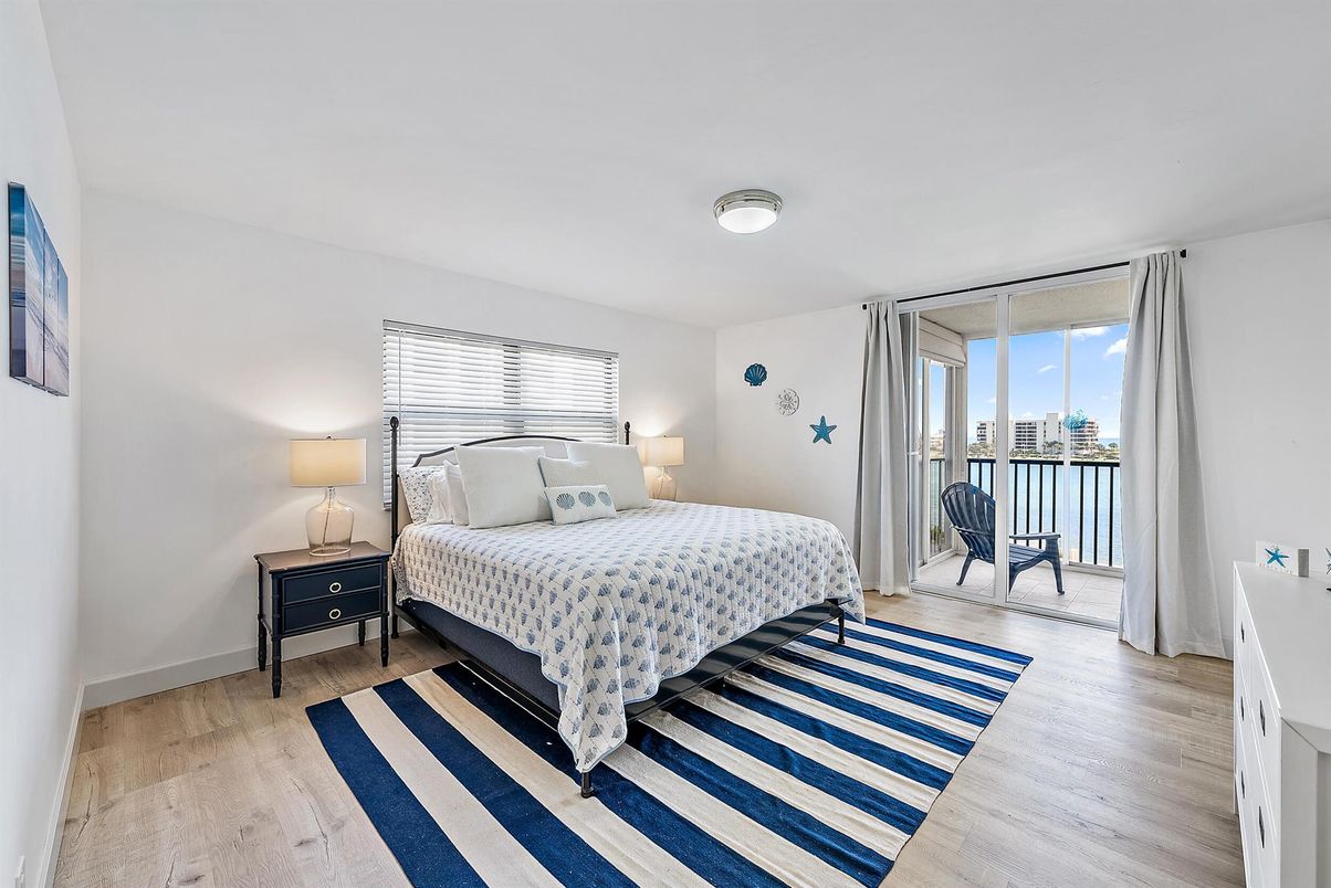 Bedroom, Interior, Water, Wood Texture Flooring