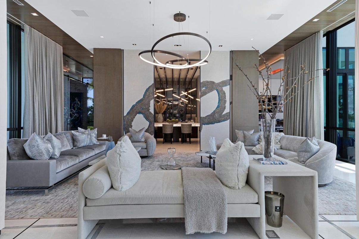 Dining room, Interior, Living room, Pendant Lights, Recessed Lighting, Wine Storage