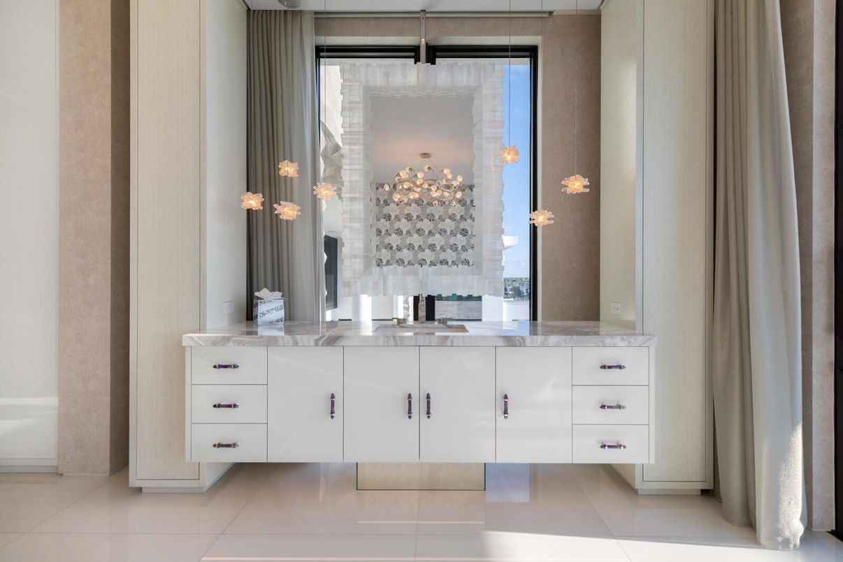 Bathroom, Interior, Pendant Lights