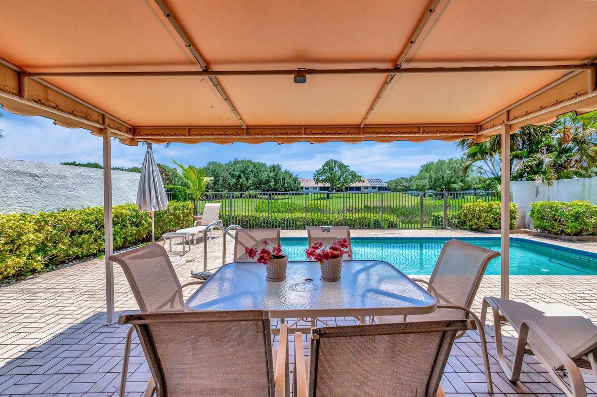 Exterior, Pool, Water