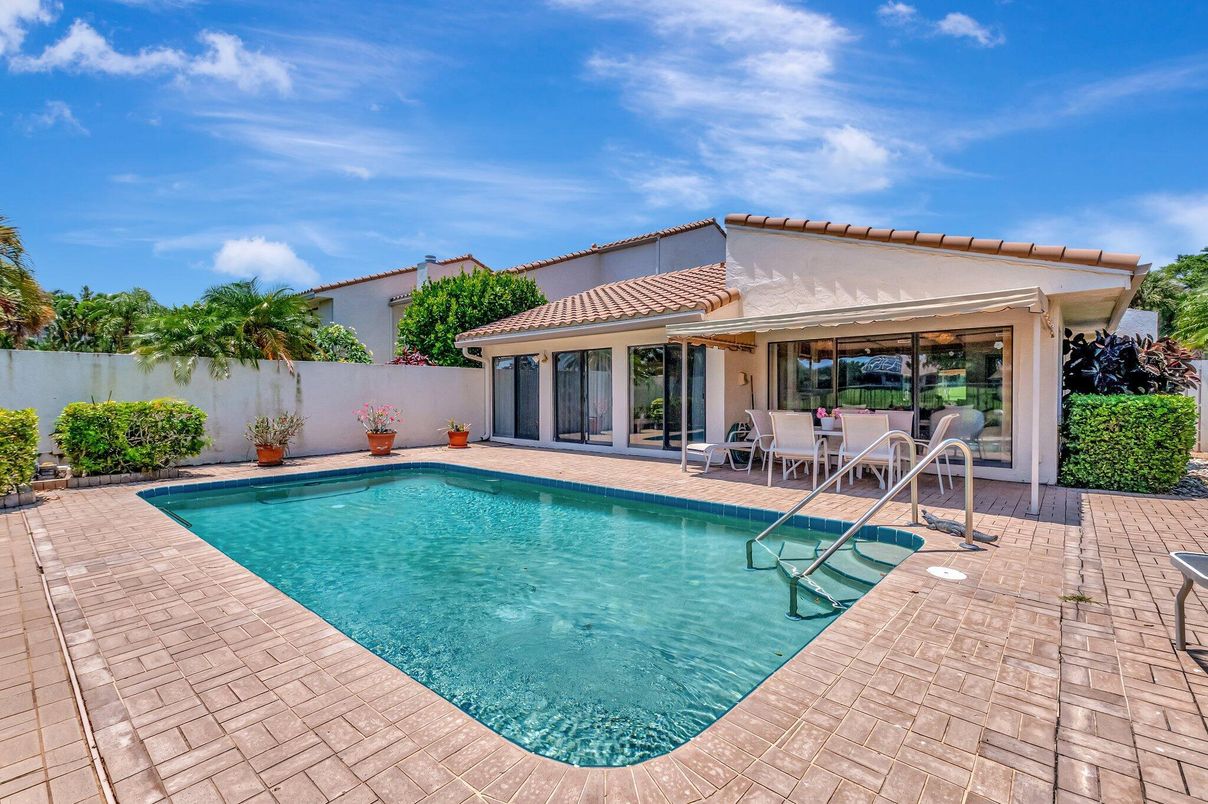 Exterior, Pool