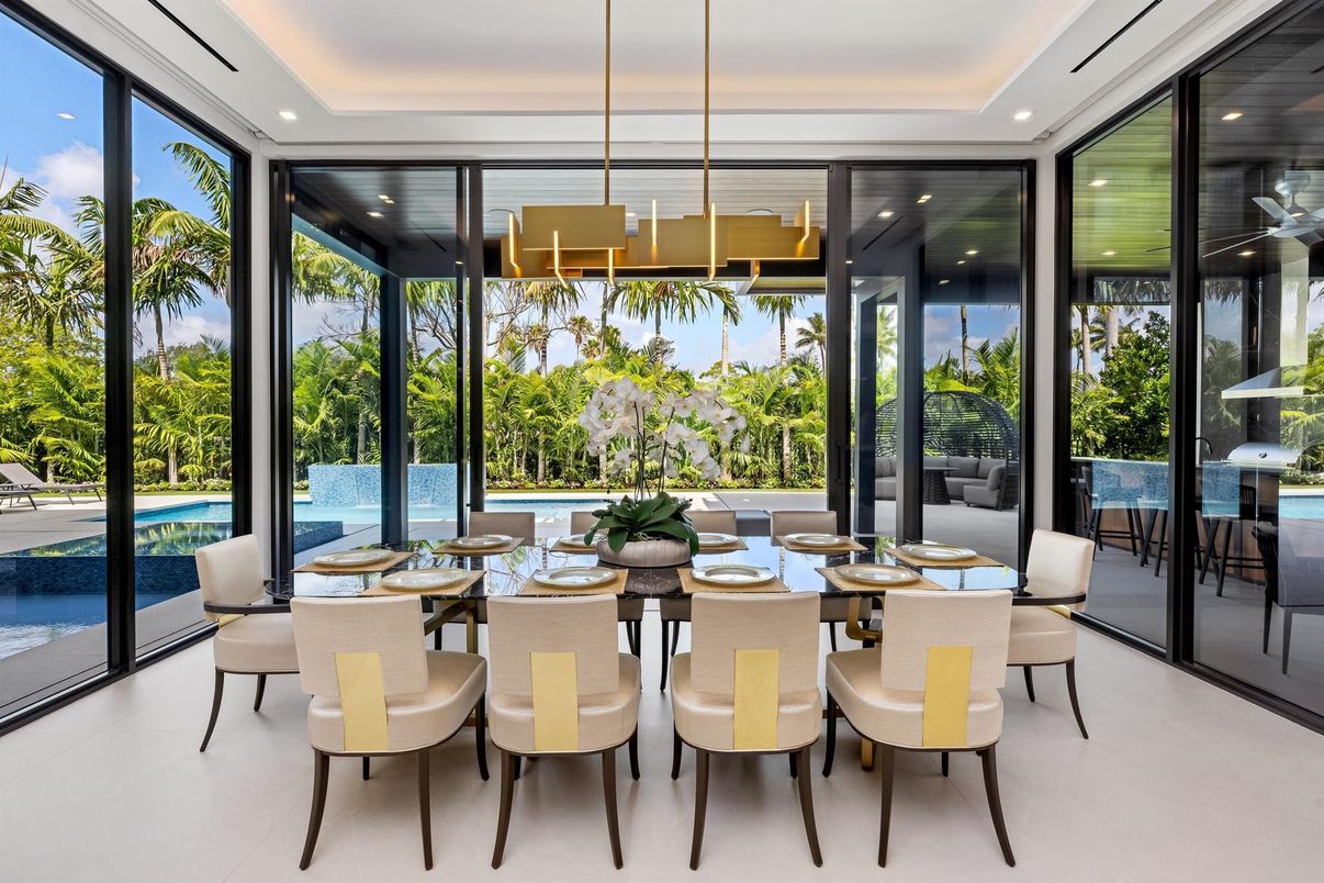 Dining room, Interior, Pendant Lights, Recessed Lighting
