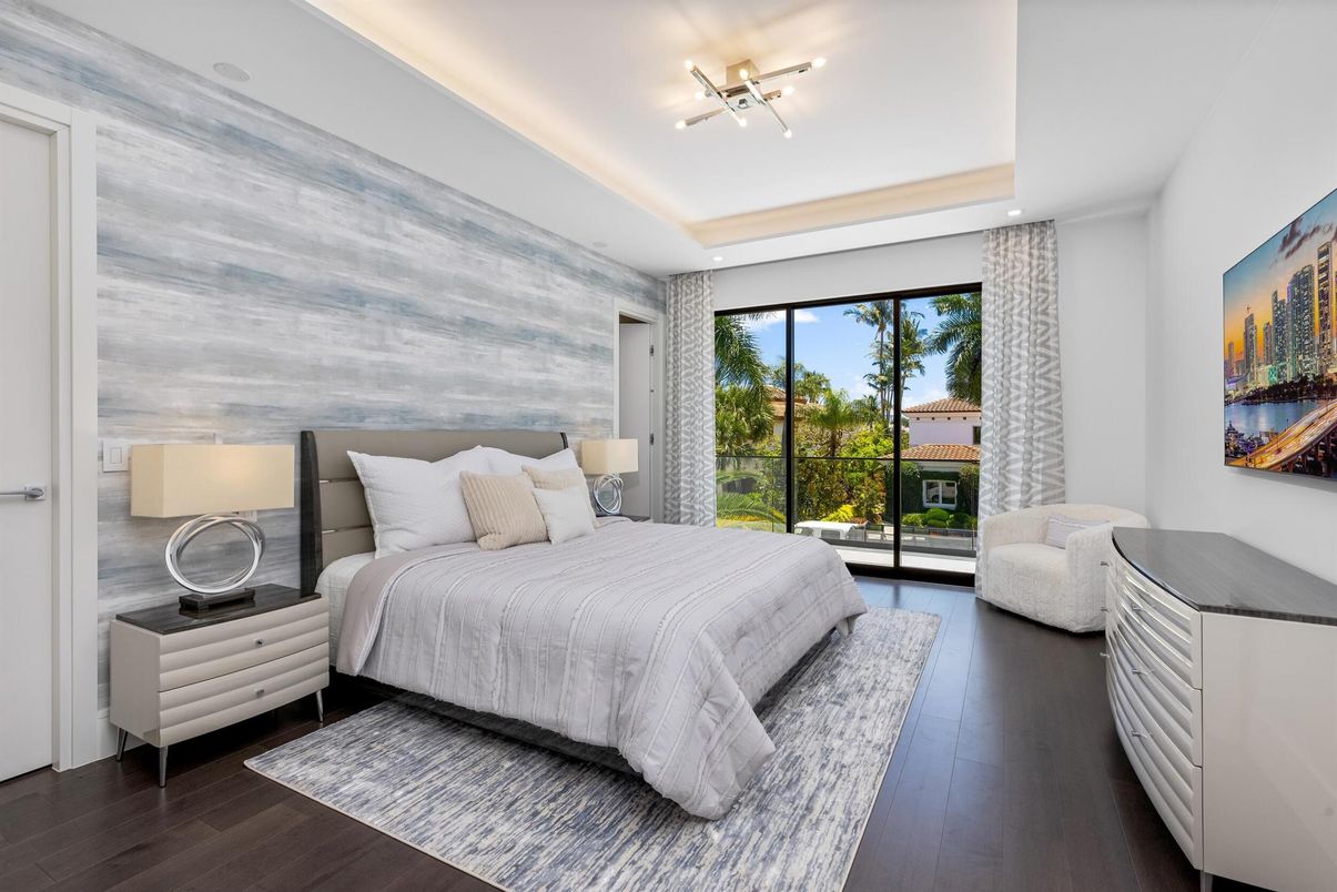 Bedroom, Interior, Pendant Lights, Recessed Lighting, Wood Texture Flooring