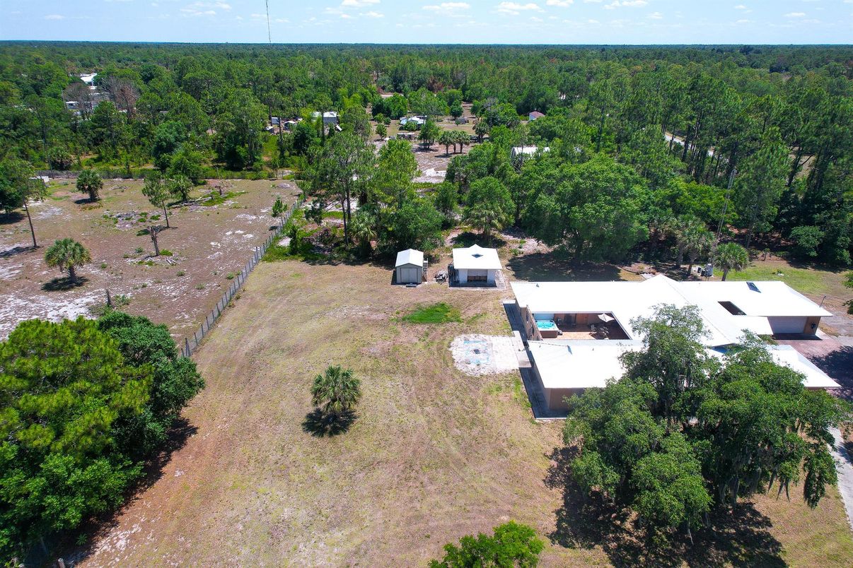 Exterior, Drone