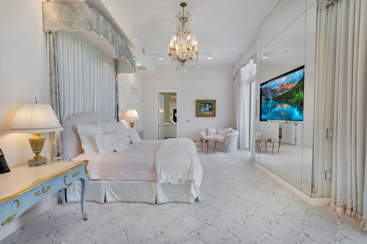 Bedroom, Chandelier, Interior, Recessed Lighting