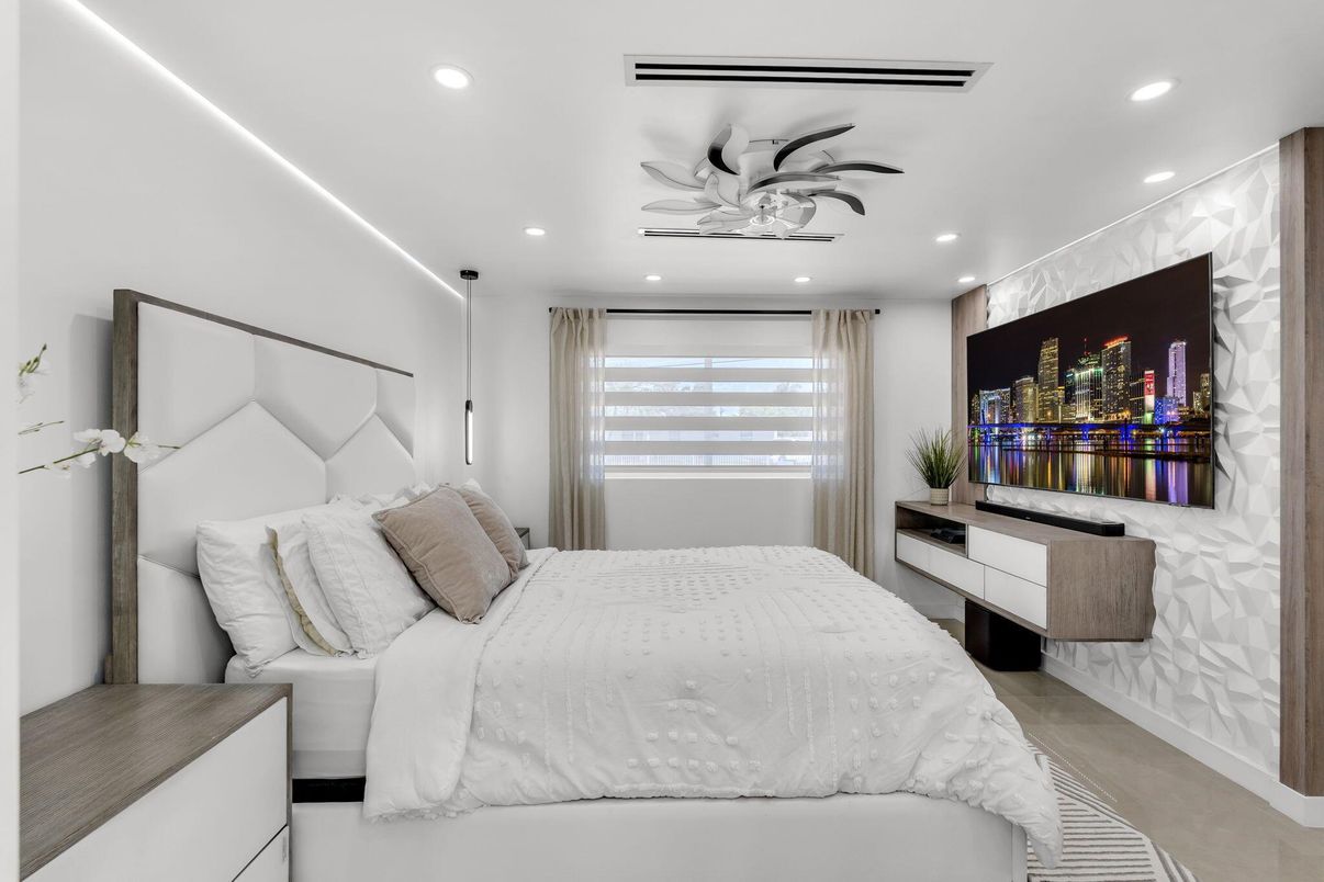 Bedroom, Interior, Recessed Lighting