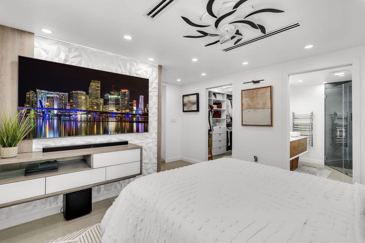 Bedroom, Interior, Recessed Lighting