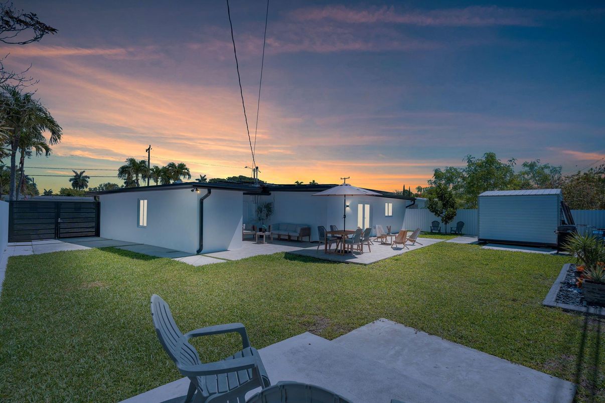 Backyard, Exterior