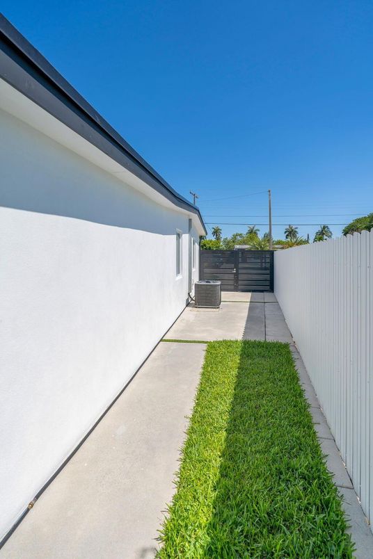 Backyard, Exterior