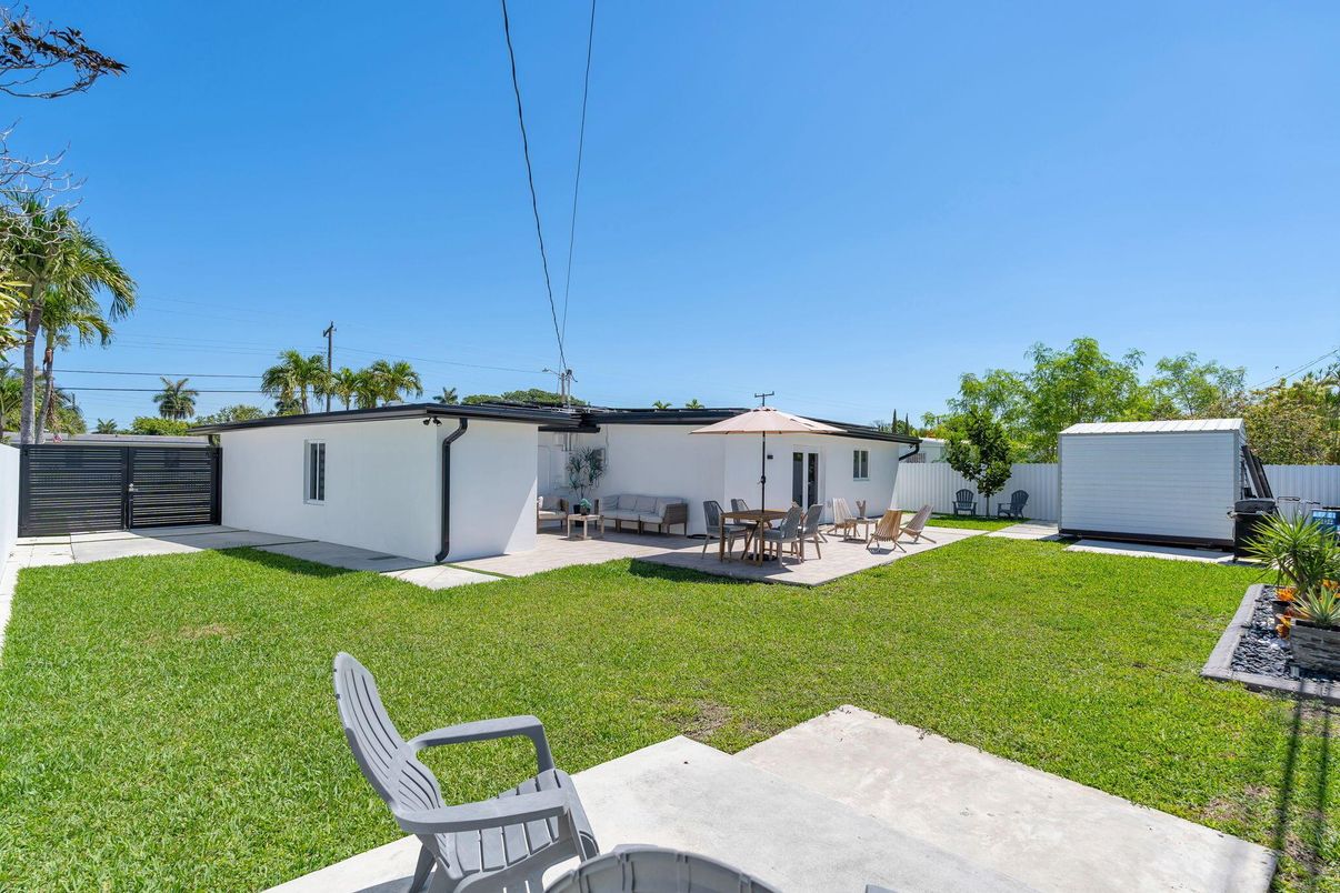Backyard, Exterior