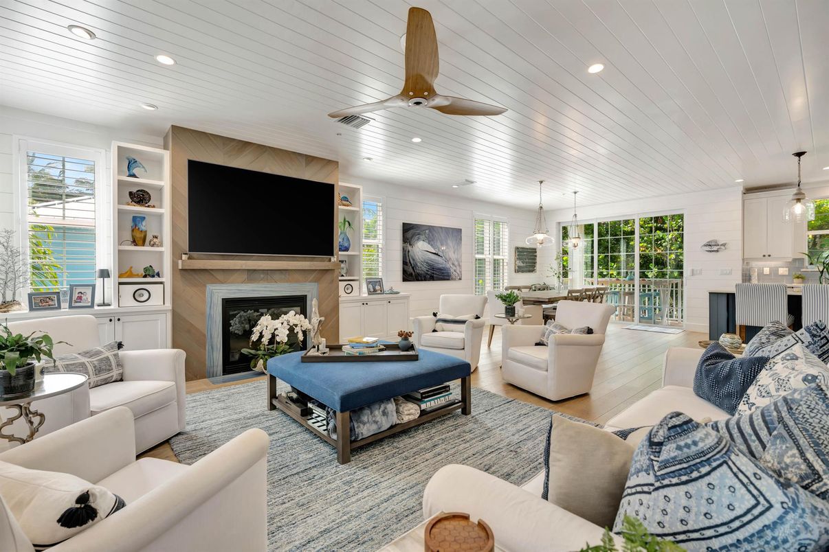 Dining room, Fireplace, Interior, Living room, Pendant Lights, Recessed Lighting, Wood Texture Flooring