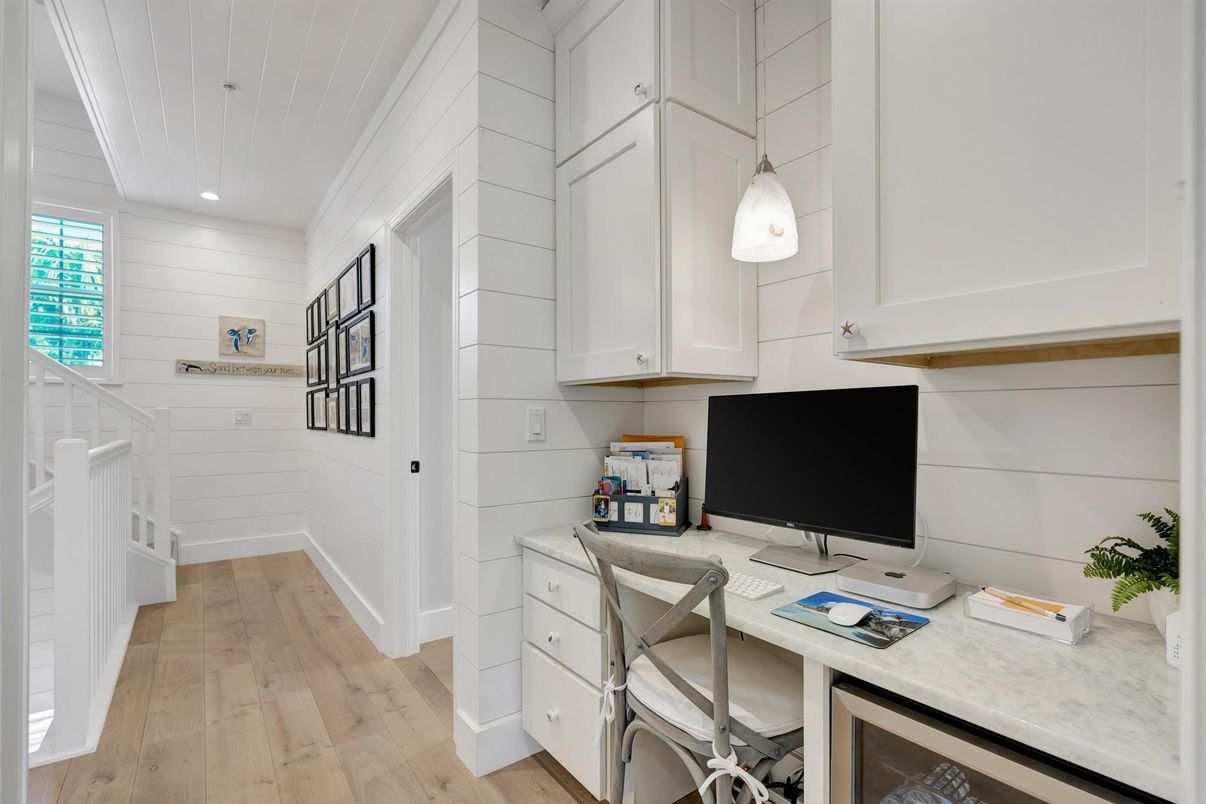 Home Office, Interior, Pendant Lights, Recessed Lighting, Wood Texture Flooring