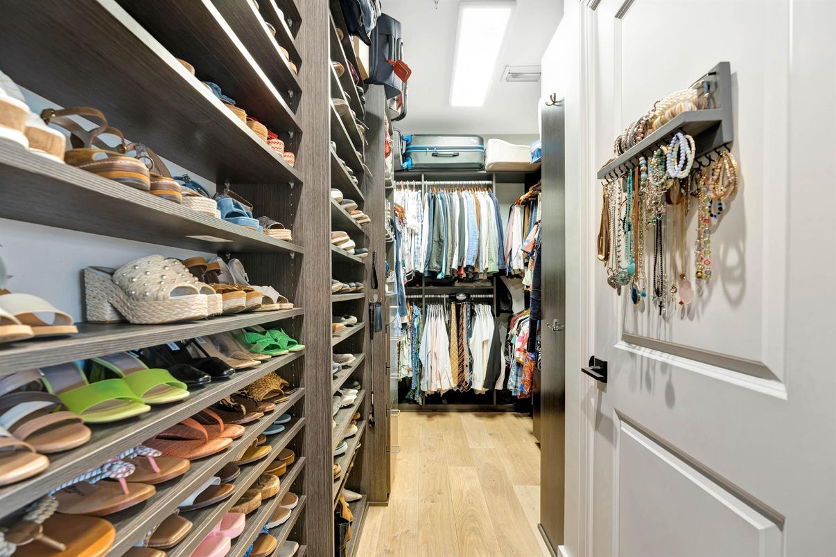 Interior, Walk-in Closets, Wood Texture Flooring