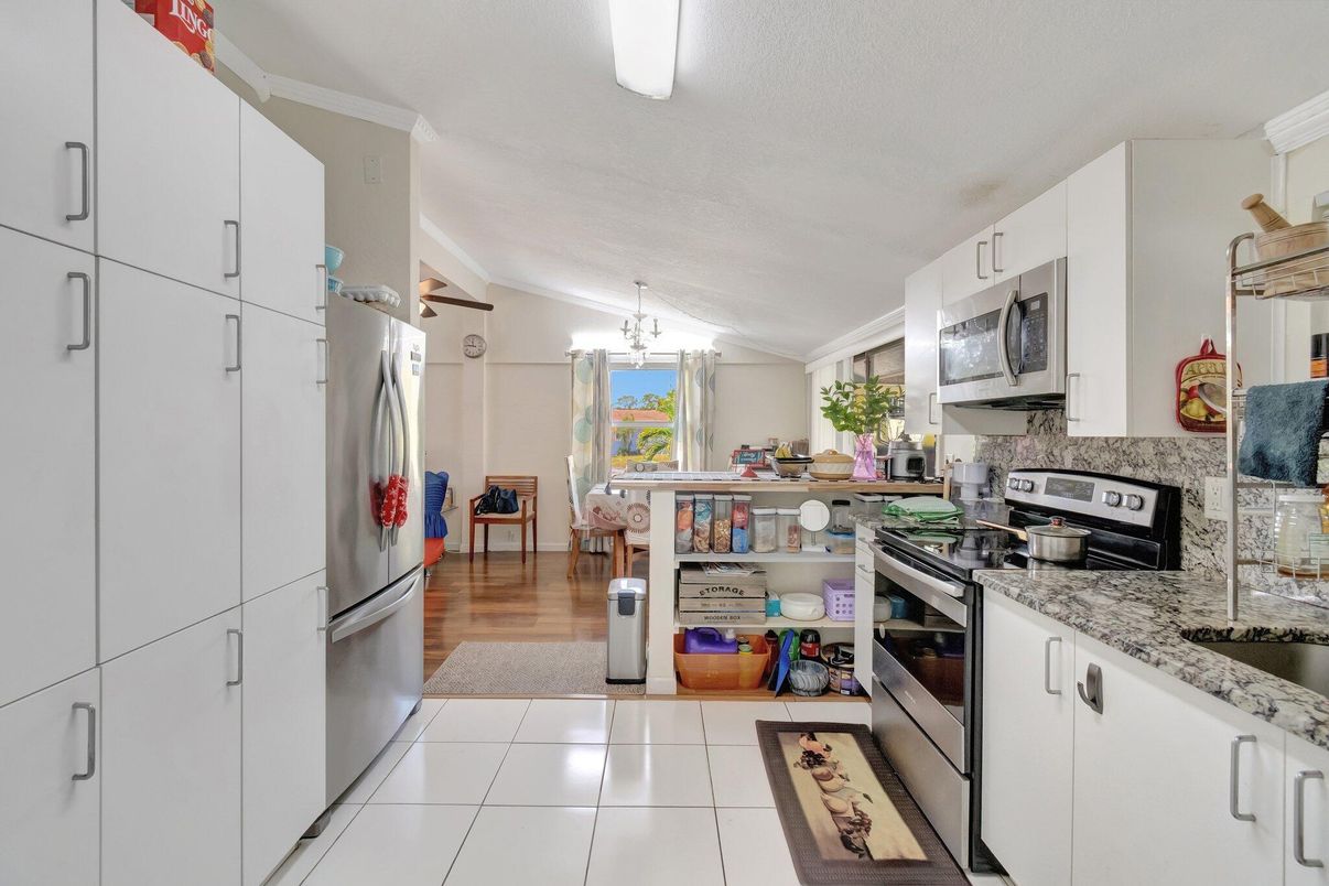 Chandelier, Interior, Kitchen, Stainless Steel Appliances, Wood Texture Flooring