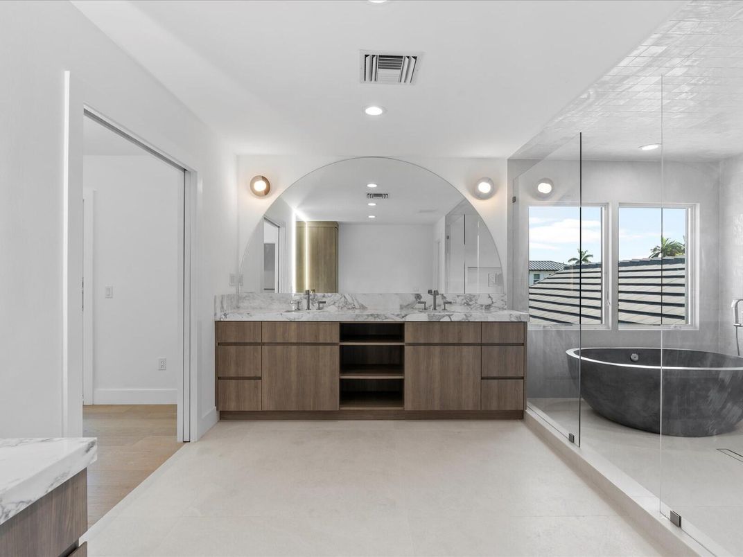 Bathroom, Dual Sink Vanities, Free Standing Baths, Interior, Recessed Lighting, Water