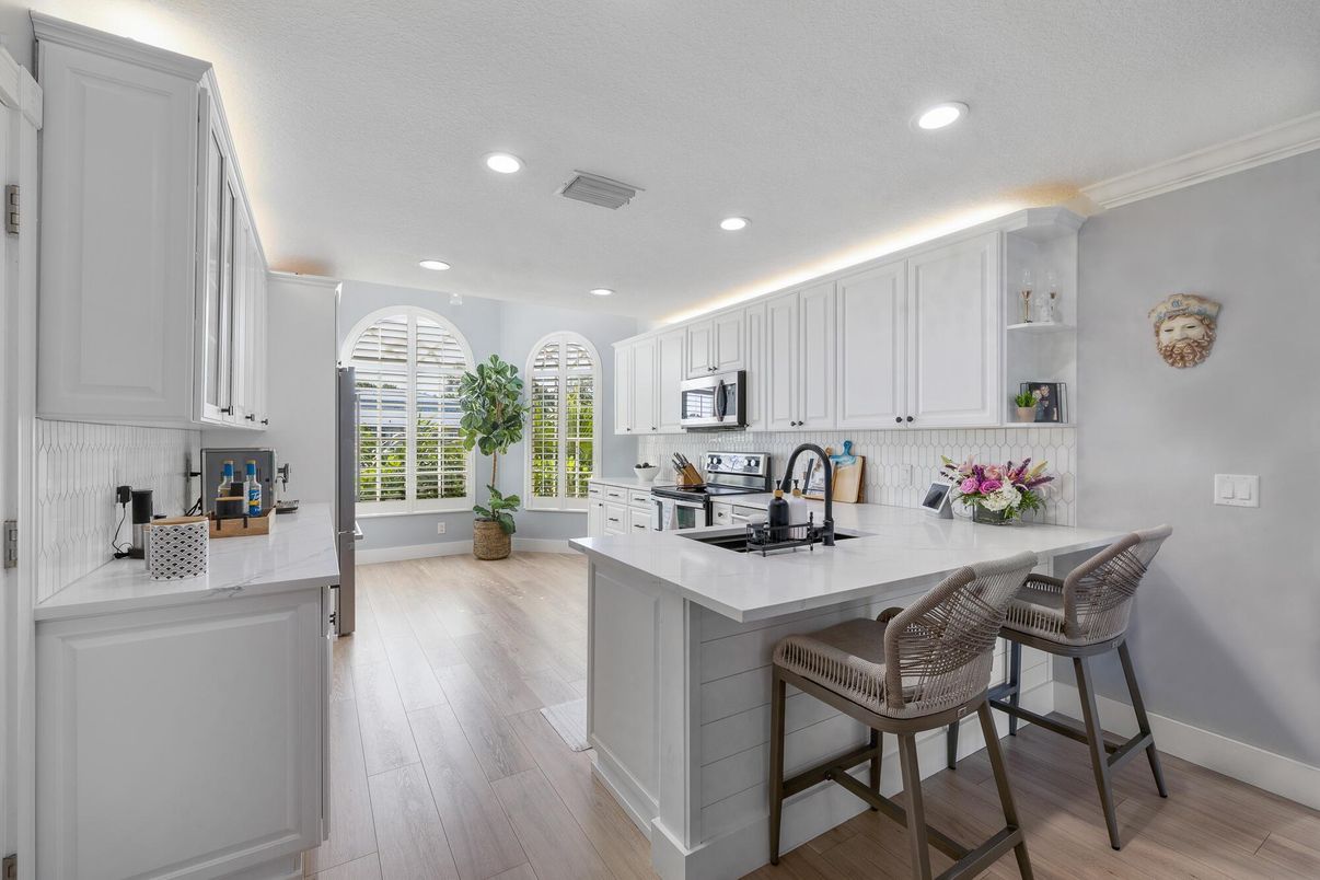 Interior, Kitchen, Recessed Lighting, Wood Texture Flooring