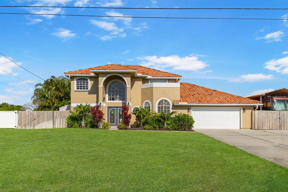 Attached, Backyard, Exterior, Facade, Mediterranean