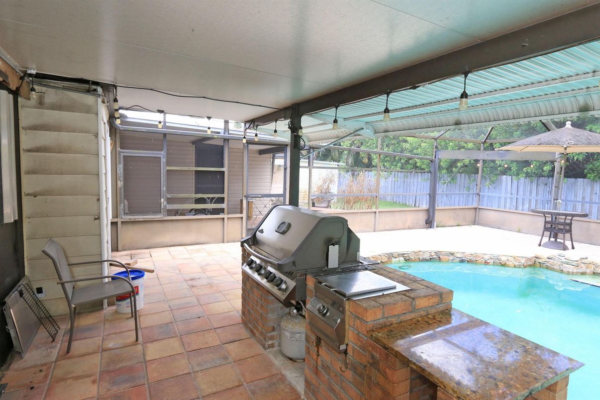 Exterior, Pool, Sun Room
