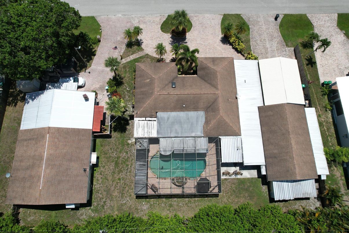 Exterior, Drone