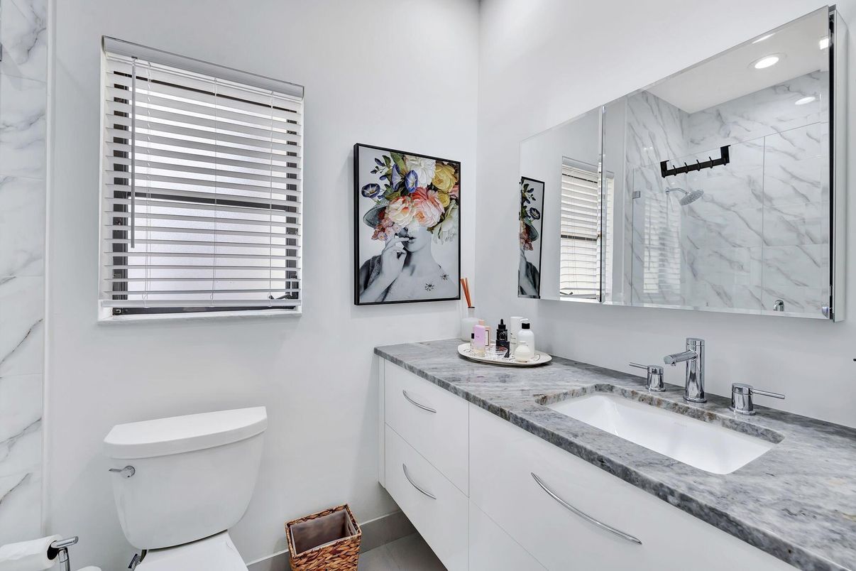 Bathroom, Interior, Marble Walls, Recessed Lighting