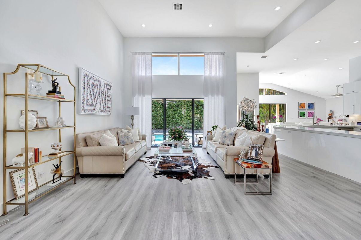 Interior, Living room, Pendant Lights, Recessed Lighting, Wood Texture Flooring