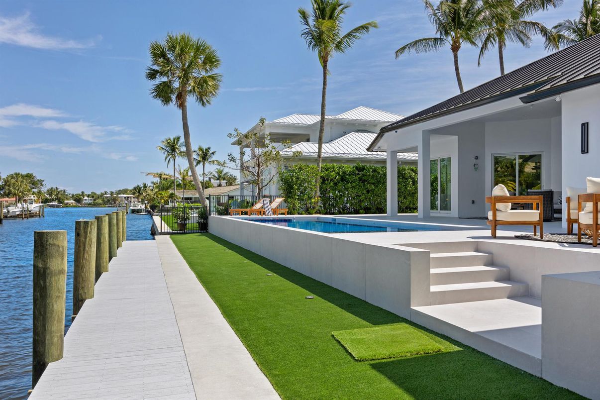 Exterior, Pool, Water