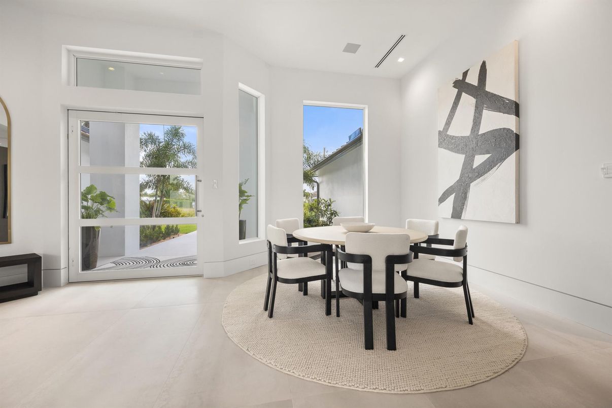 Dining room, Interior, Recessed Lighting