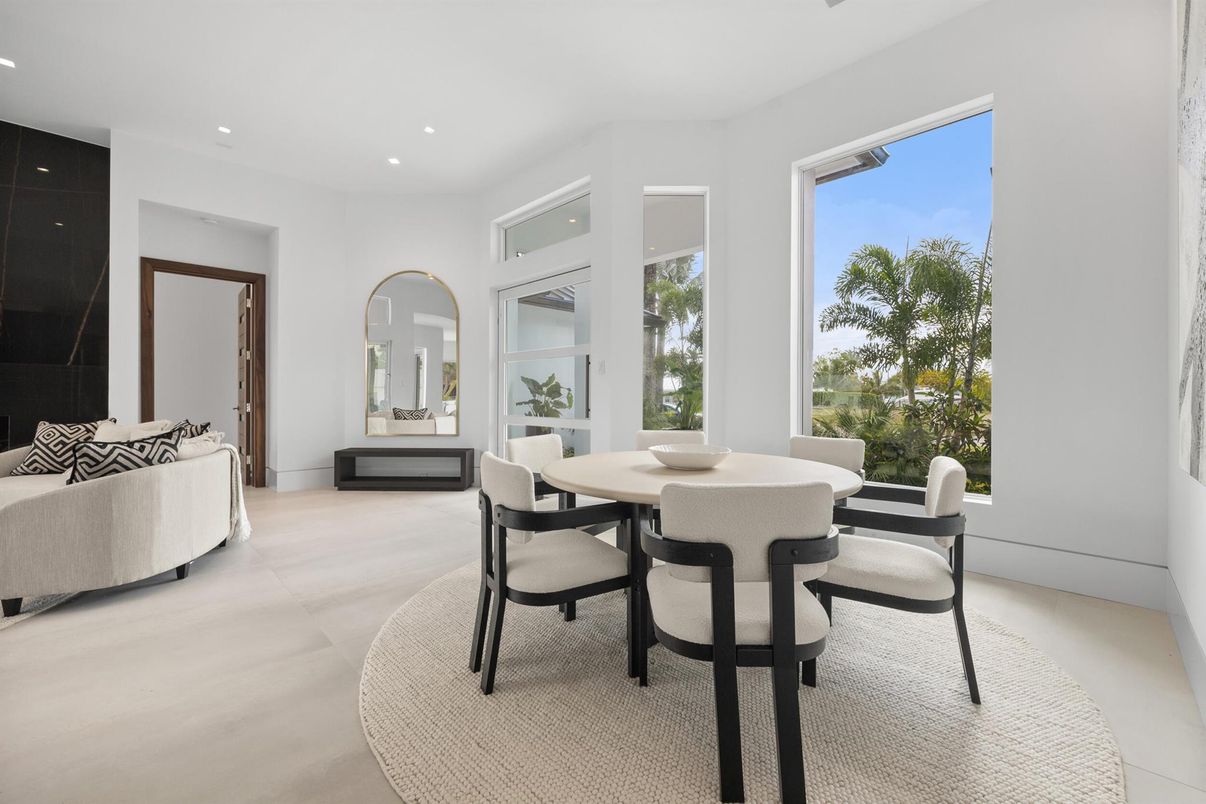 Dining room, Interior, Living room, Recessed Lighting