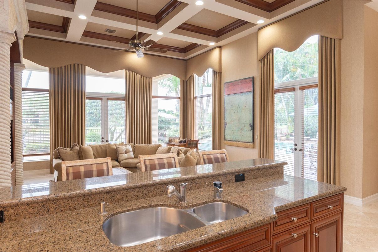 Dining room, Interior, Pendant Lights, Recessed Lighting
