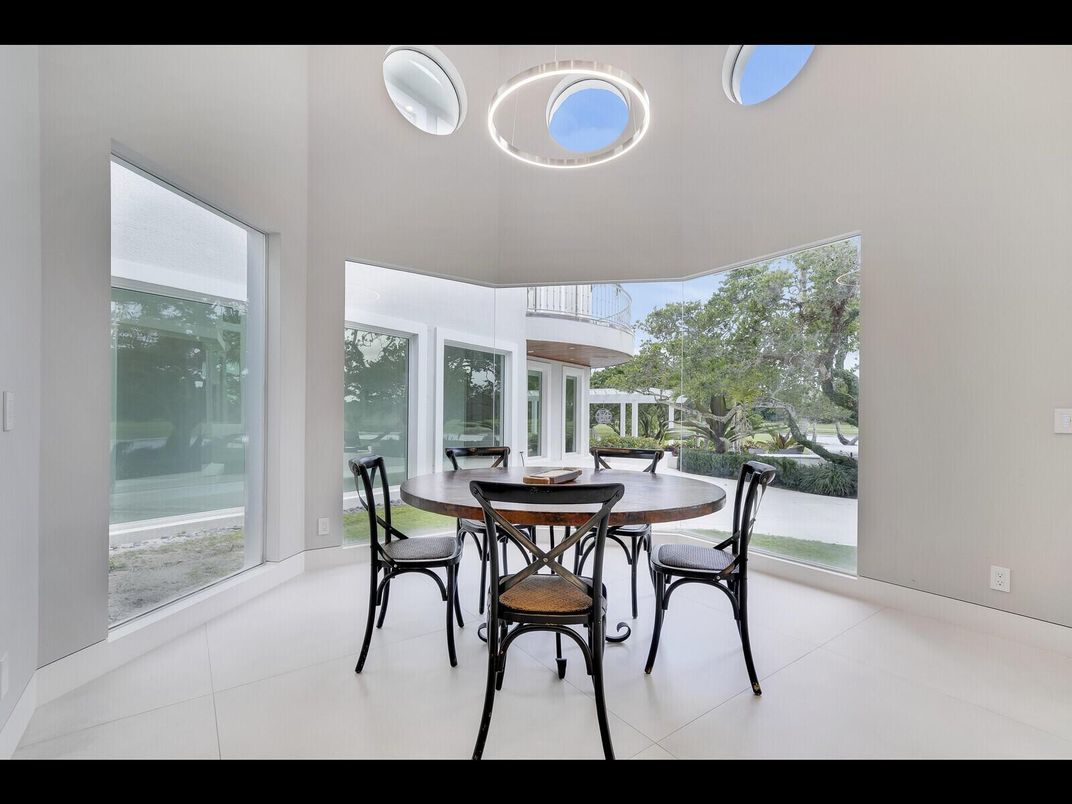 Dining room, Interior