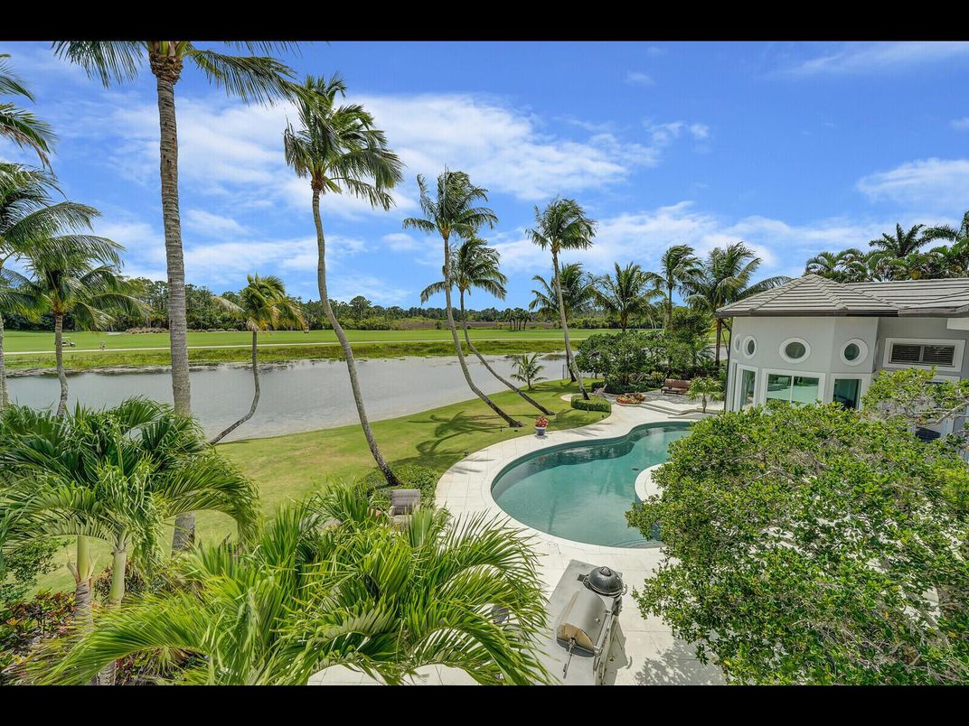 Exterior, Pool, Water