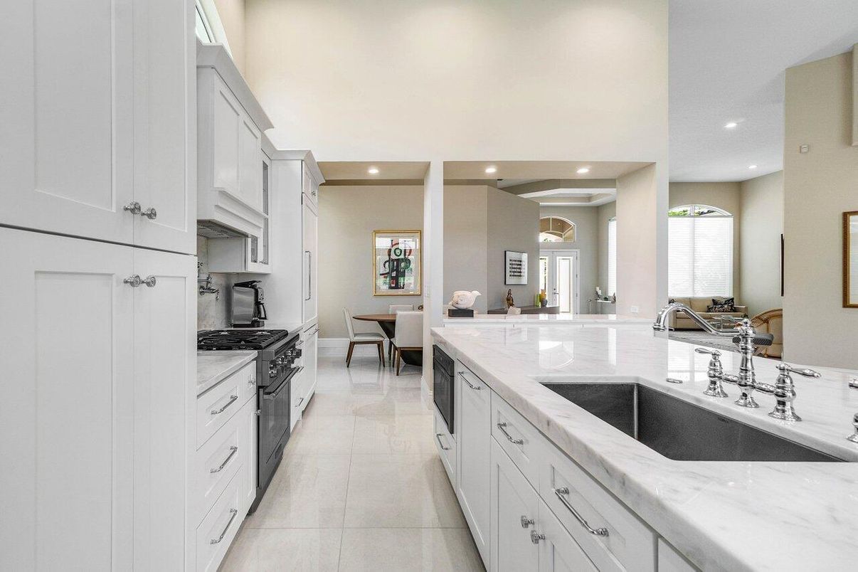 Dining room, Interior, Kitchen, Recessed Lighting