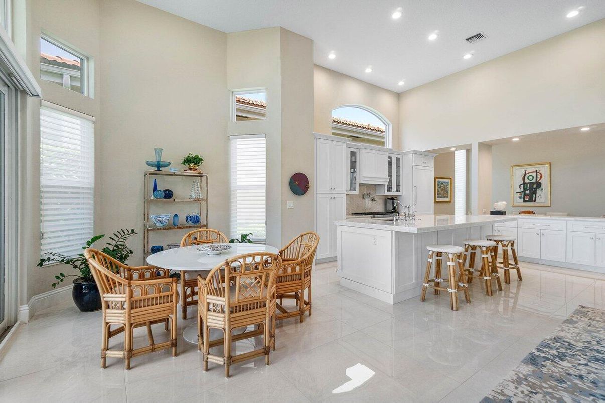 Dining room, Interior, Kitchen, Recessed Lighting