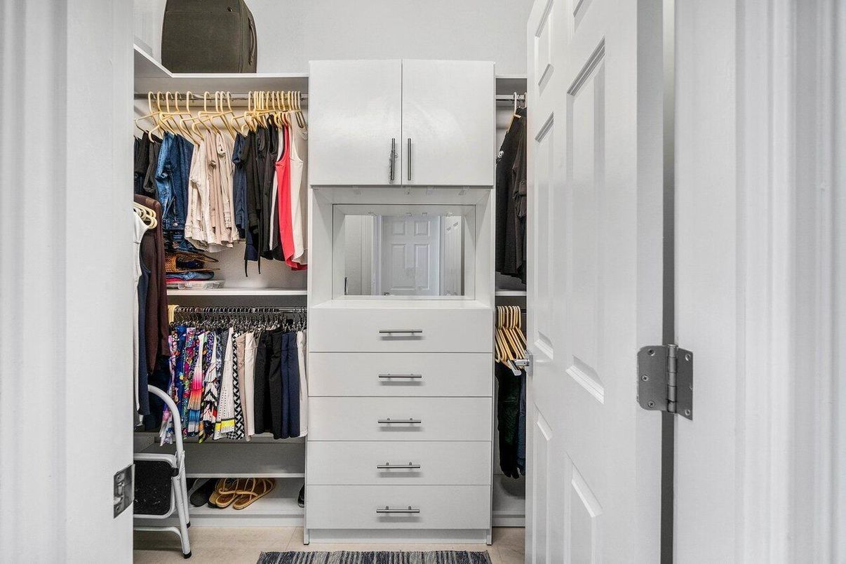 Interior, Walk-in Closets