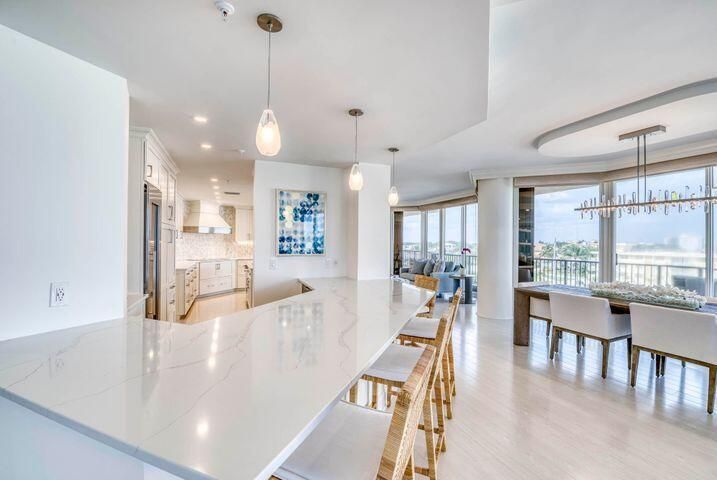 Dining room, Interior, Kitchen, Pendant Lights, Recessed Lighting, Wood Texture Flooring